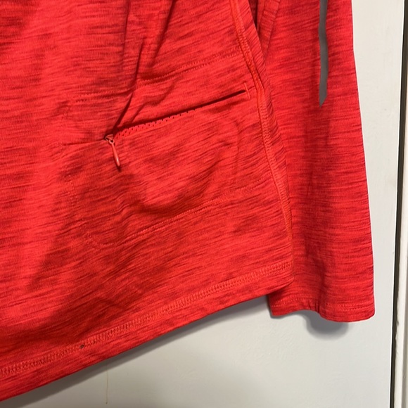 Old Navy Athletic Top - Picture 4 of 4